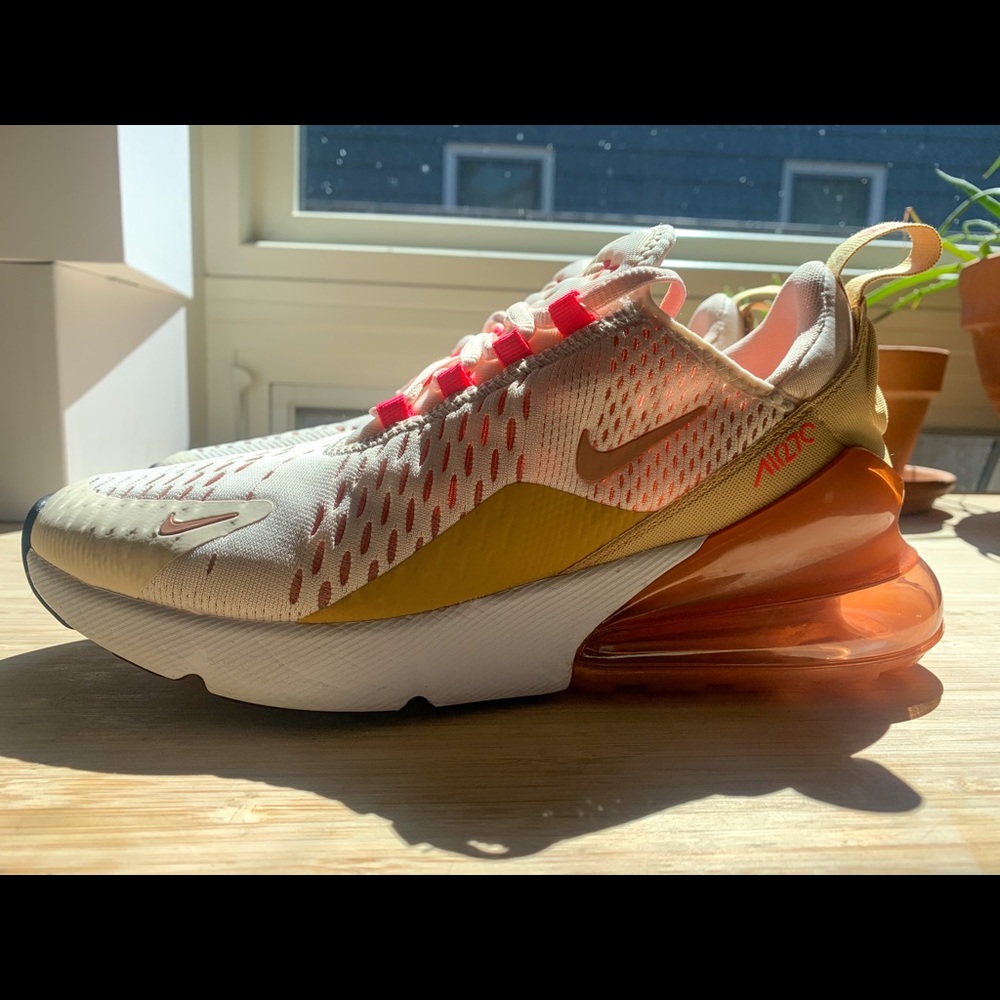 Women’s Nike Air Max 270